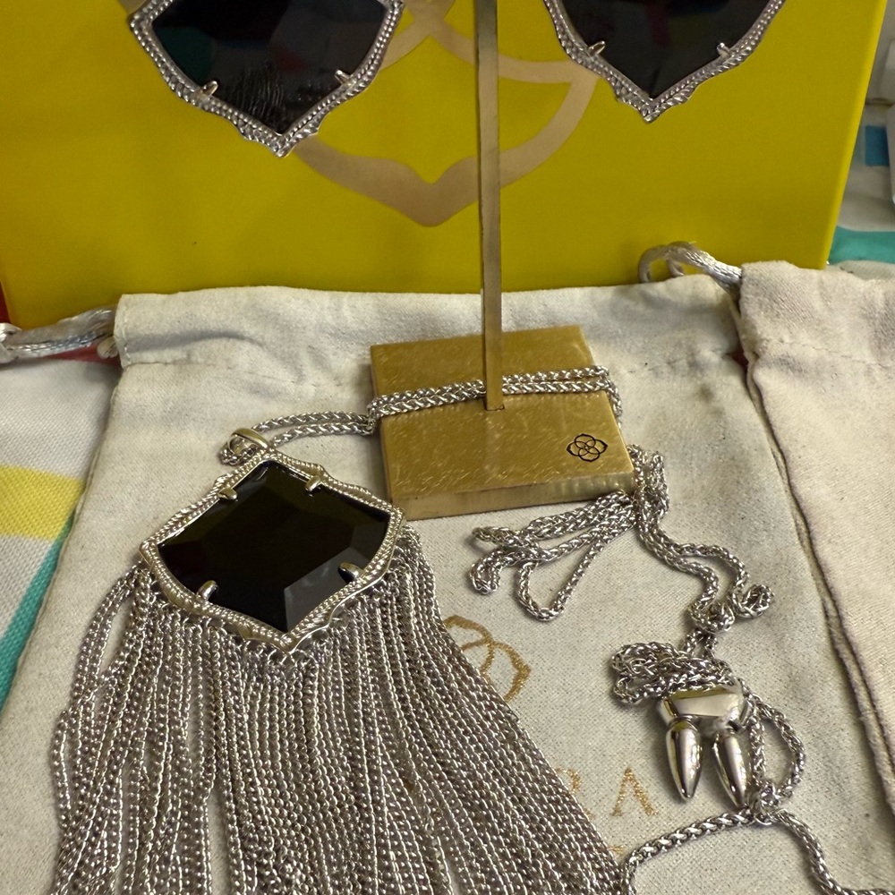 Kendra Scott set